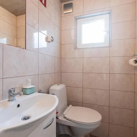 Apartment Southwest 3 With Aircon & Free Parking