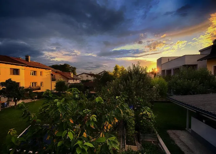 Apartmán Southwest 3 With Aircon & Free Parking *